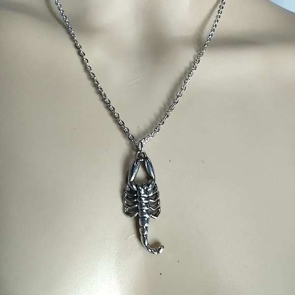 Rag Frog Revival scorpion pendant necklace 18" - Picture 2 of 4